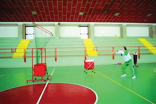 BALL-CATCHER pour l’entraînement des coups de précision